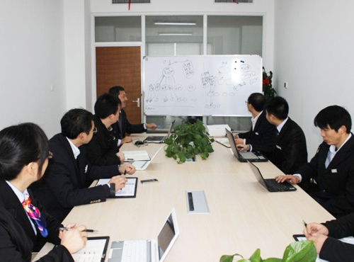 览岳开展&ldquo;加强责任心，严把质量关&rdquo;的主题研讨会